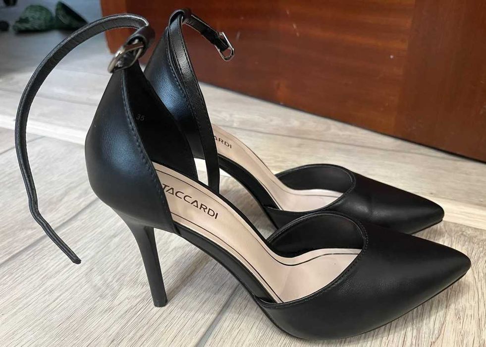 Продам женские туфли 35р