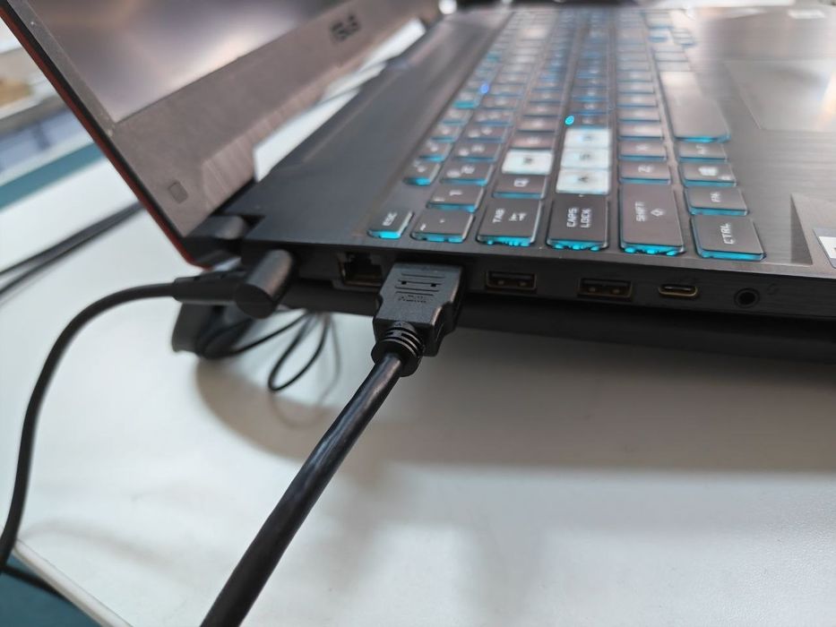 Laptop ASUS TUF FX506L  1. 5 TB ssd Intel core i7 Nvidia RTX cutie
