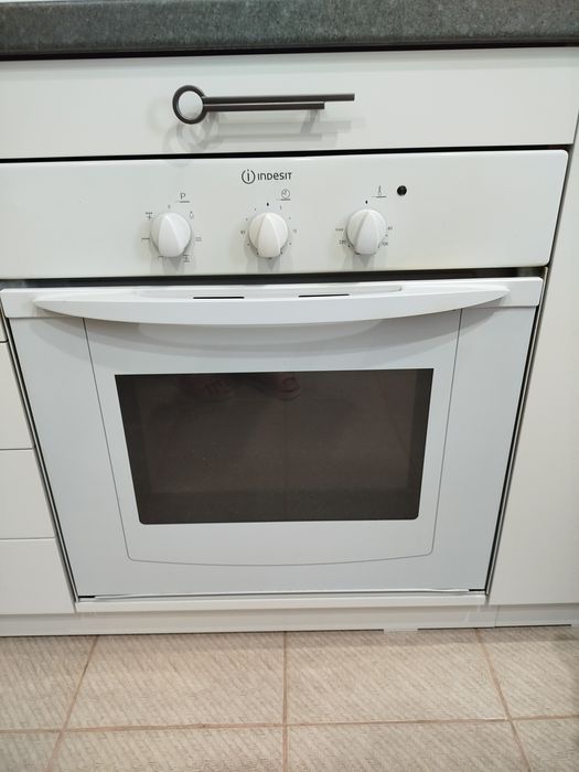 Духовка и варочная поверхность