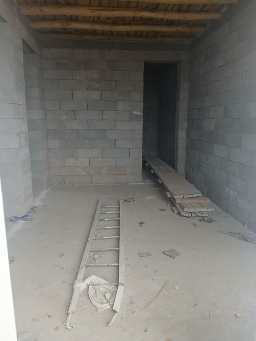 Уй сотилади Янгиер шахар б секторда