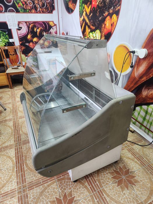 Витринный холодильник