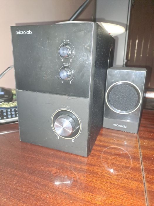 Продаю колонки Microlab