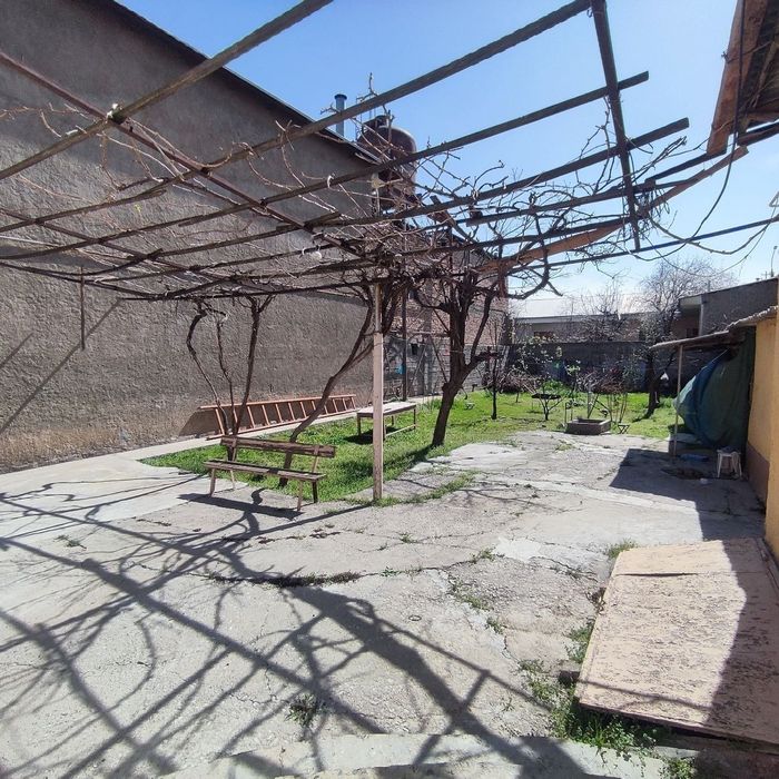 Срочно продаётся  дом площадью 6-соток