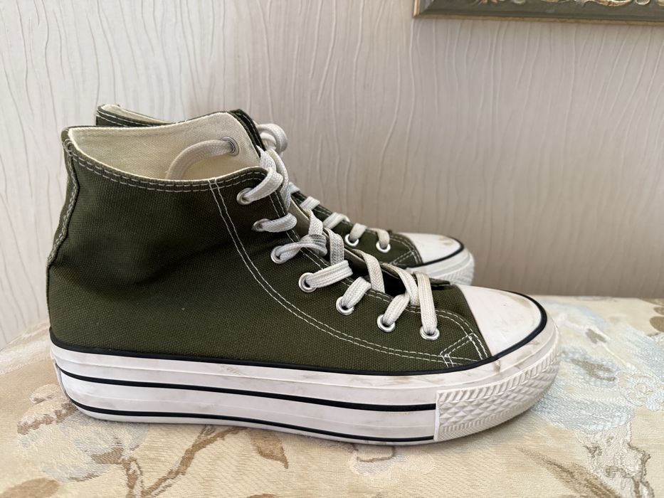 Продам конверсы