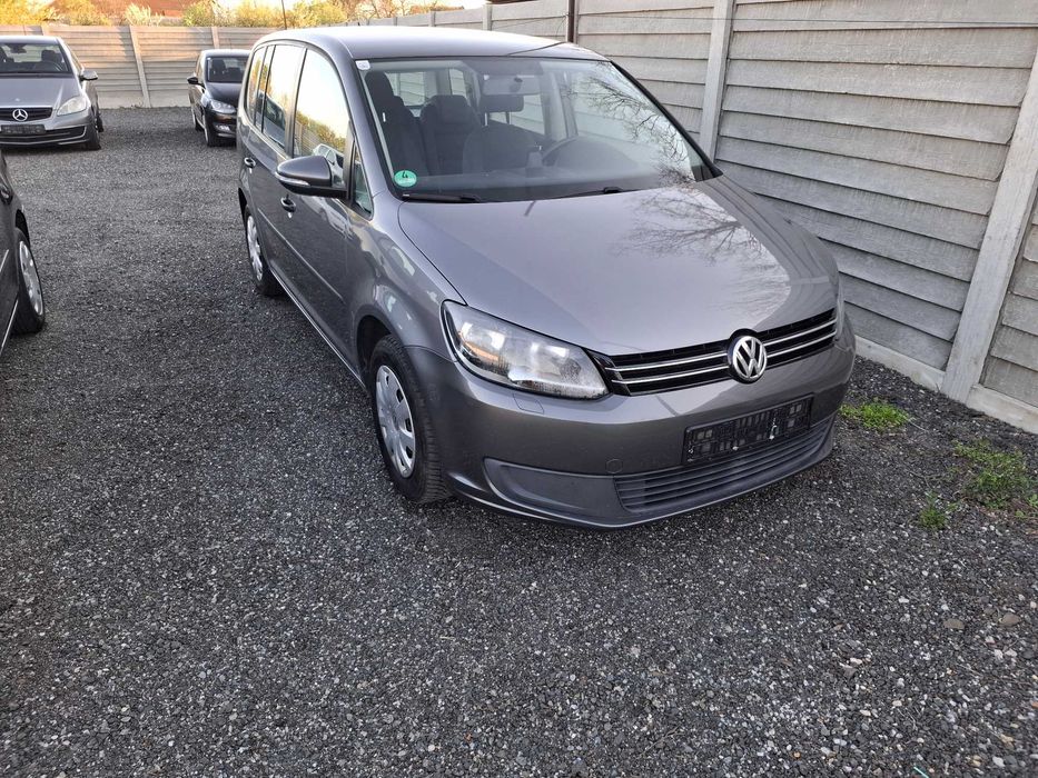 VW Touran 1.6D an 2012. Posibil GARANTIE si RATE