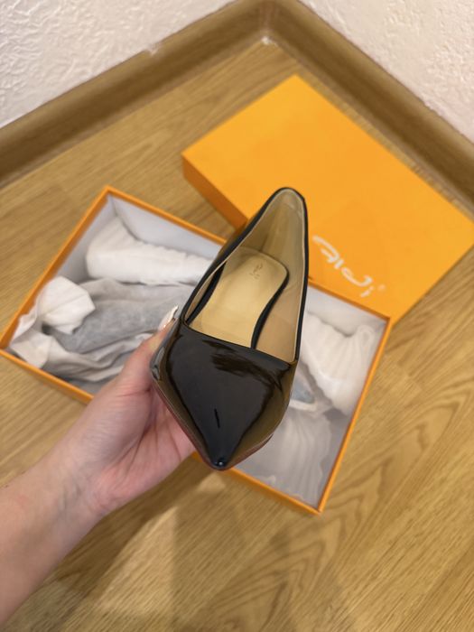 Продам новые туфли в коробке