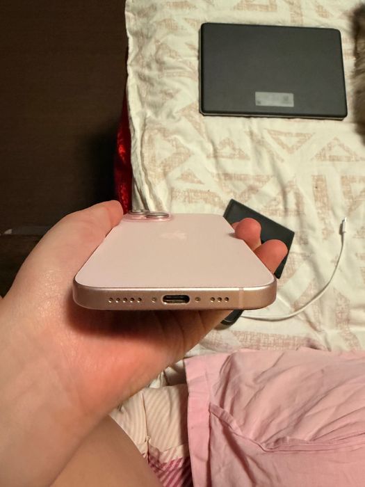 Айфон 15 , розовый