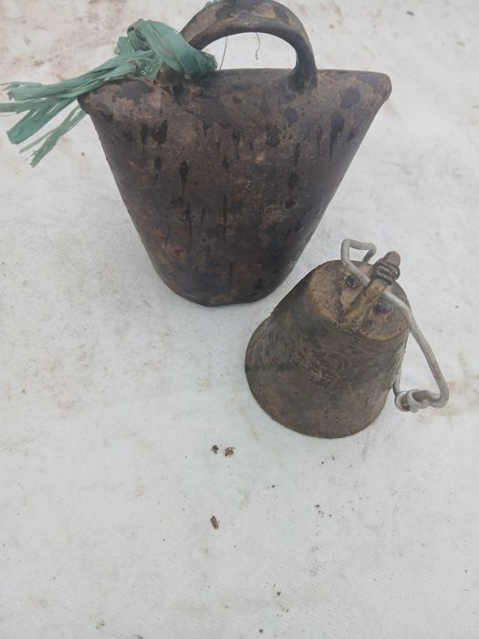 Vând Motor mașina de spălat  si  Clopote Aceoaie