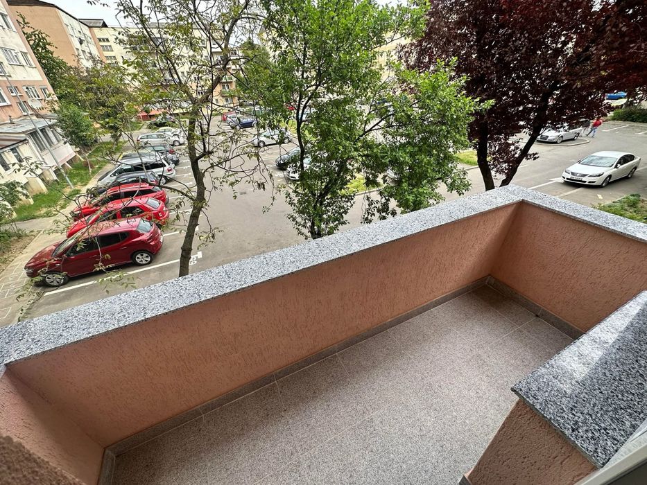 Ofer spre închiriere Apartament de Lux 4 Camere Etaj 1 Micro 17