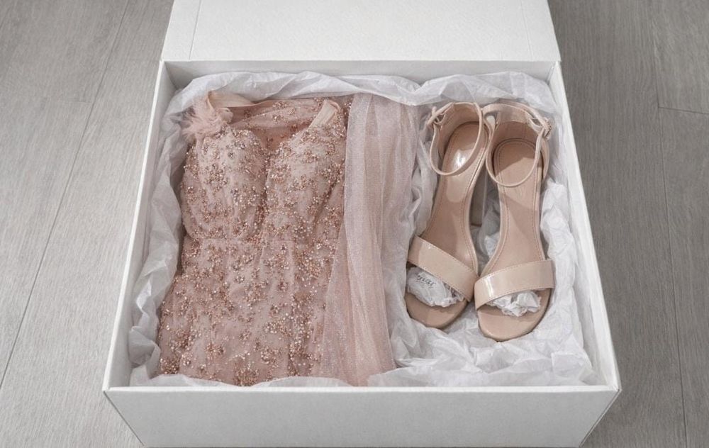 Vând rochie detașabilă