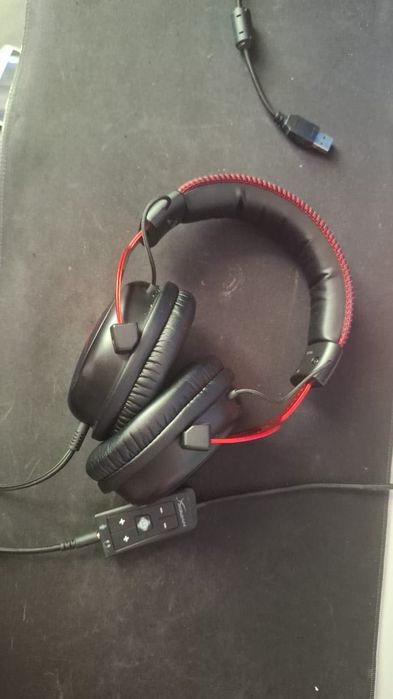 Продаю Наушники Б/У