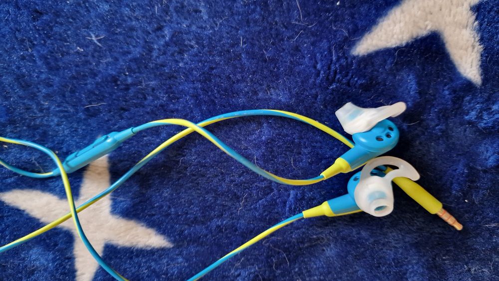 Vând căști audio bose cu fir