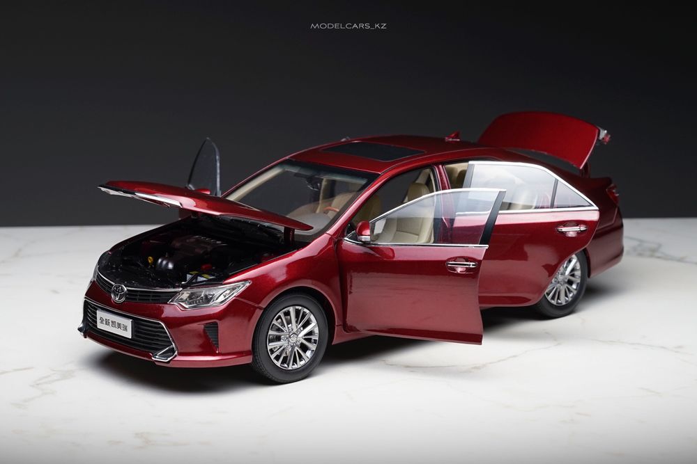 1:18 Toyota Camry 55