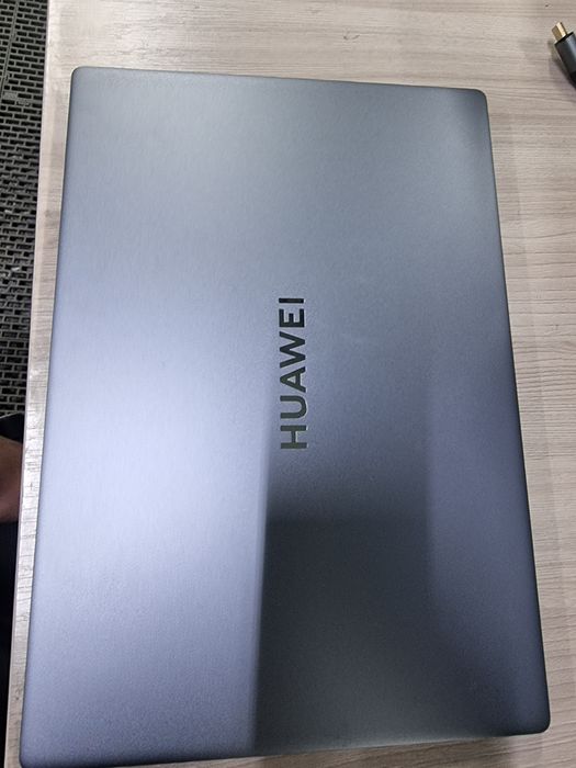 Продам Huawei MateBook 
Продаю Huawei MateB