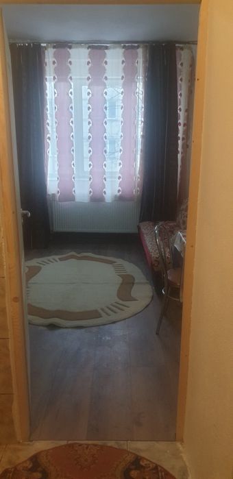 Închiriez garsonieră