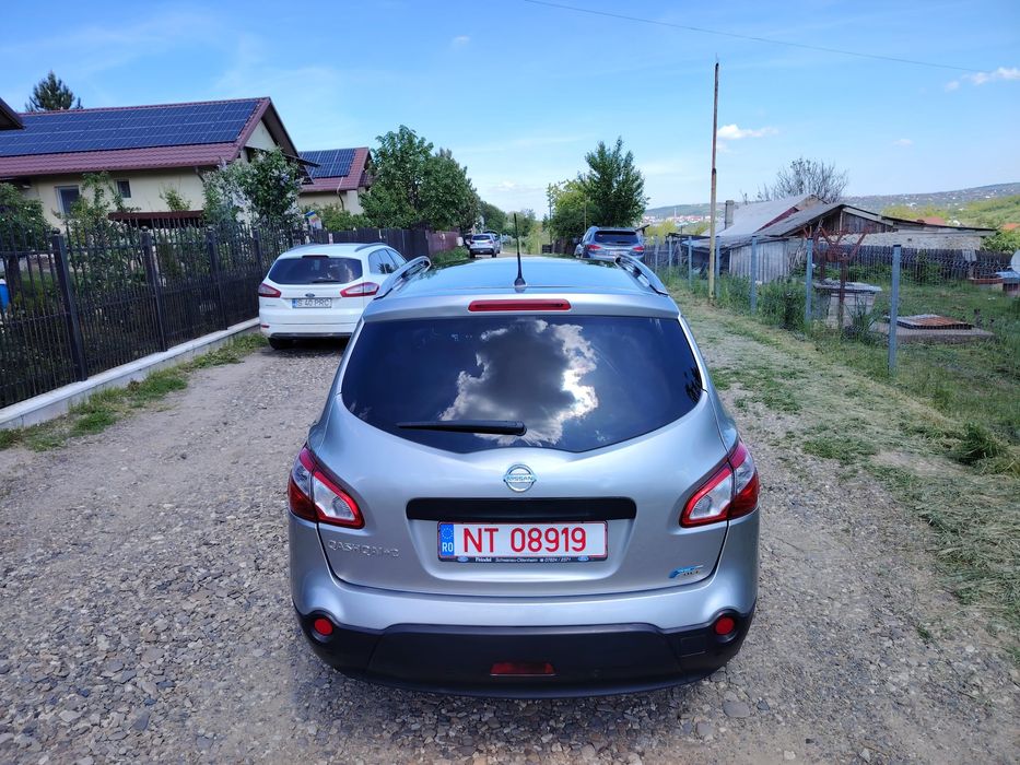 ** Nissan Qashqai 7 locuri 1.5 diesel **