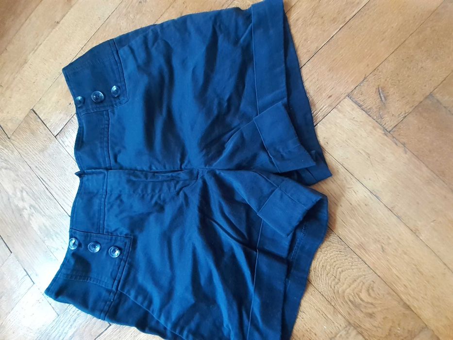Pantaloni scurți Orsay mărime 36