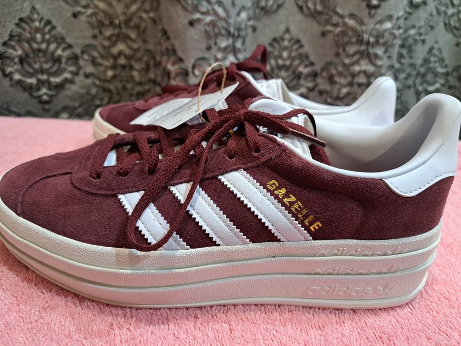 Продам новые кеды Адидас