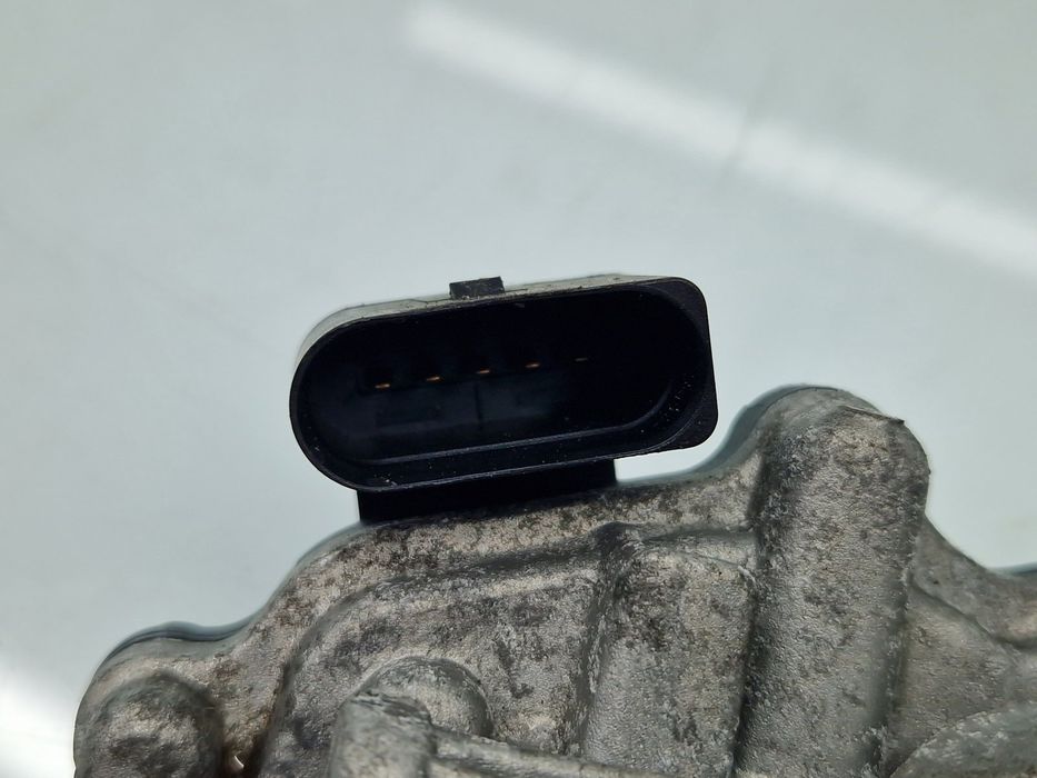 Clapeta acceleratie Volkswagen Touran (5T1) [2015-2022] 04L128059AA 2.