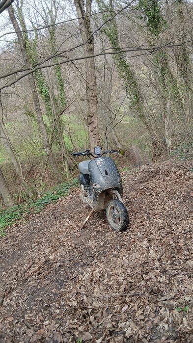 Schimb un scuter piaggio vespa de 80cc 2t