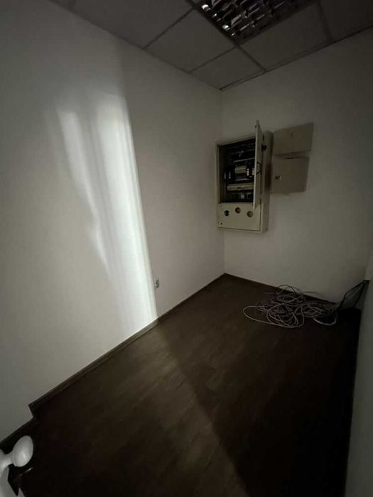 Дава се под наем Магазин в Пловдив, Индустриална зона - Юг - 110 кв.м за 841.5 € - Снимка #3