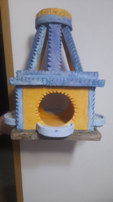 Vând căsuța pasarele