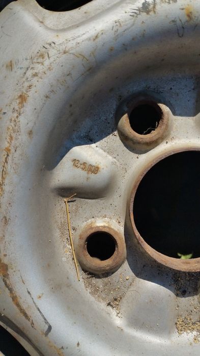 Продам два диска на митсубиси. Цена 12 000 за оба