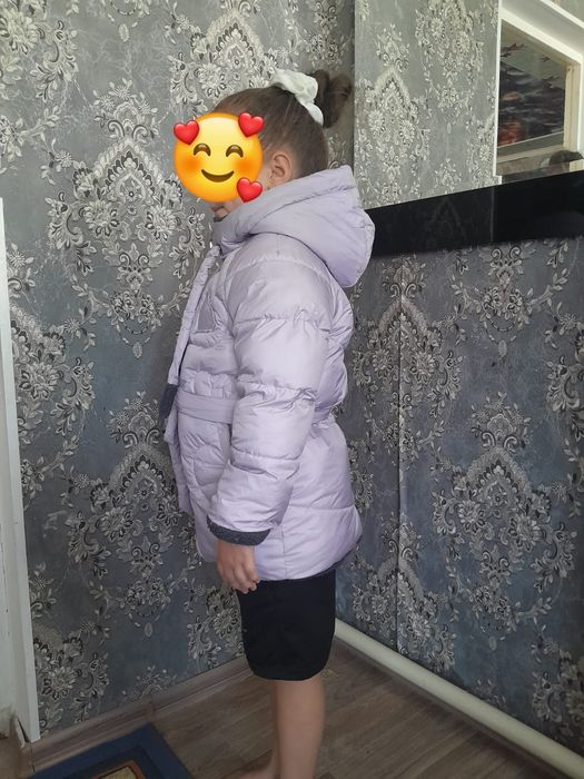 Продам куртку на девочку