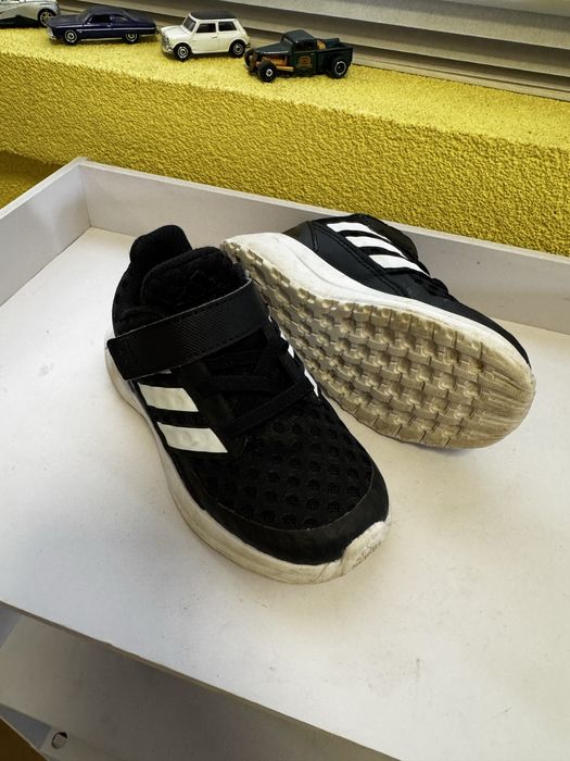 Adidas маратонки