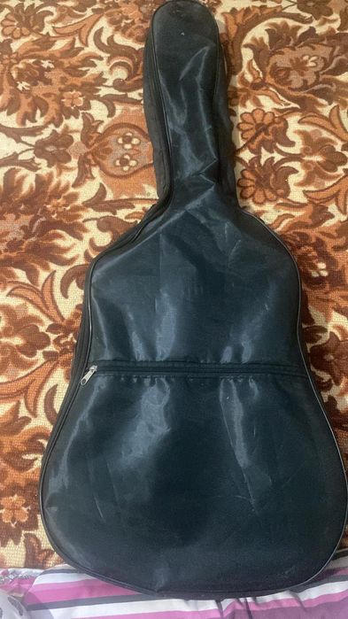 Продаю гитару срочно!!!