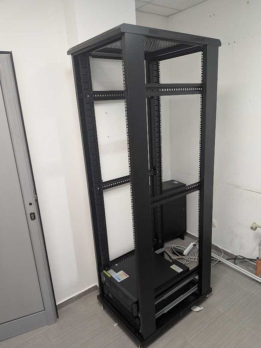 Сървърни шкафове / server racks 42U/45U