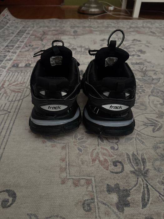 balenciaga track led