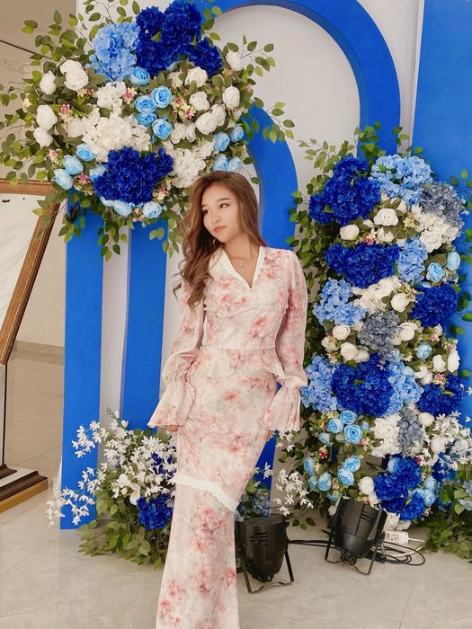 красивое, розовое, длинное платье