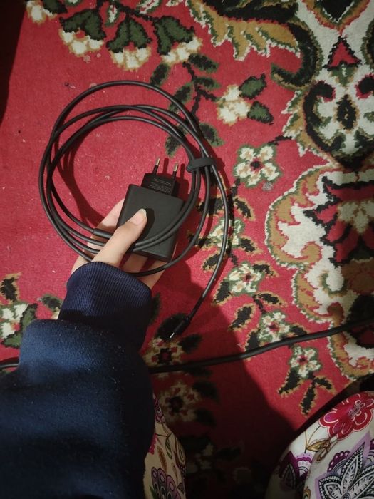 Серая Яндекс-станция с Алисой