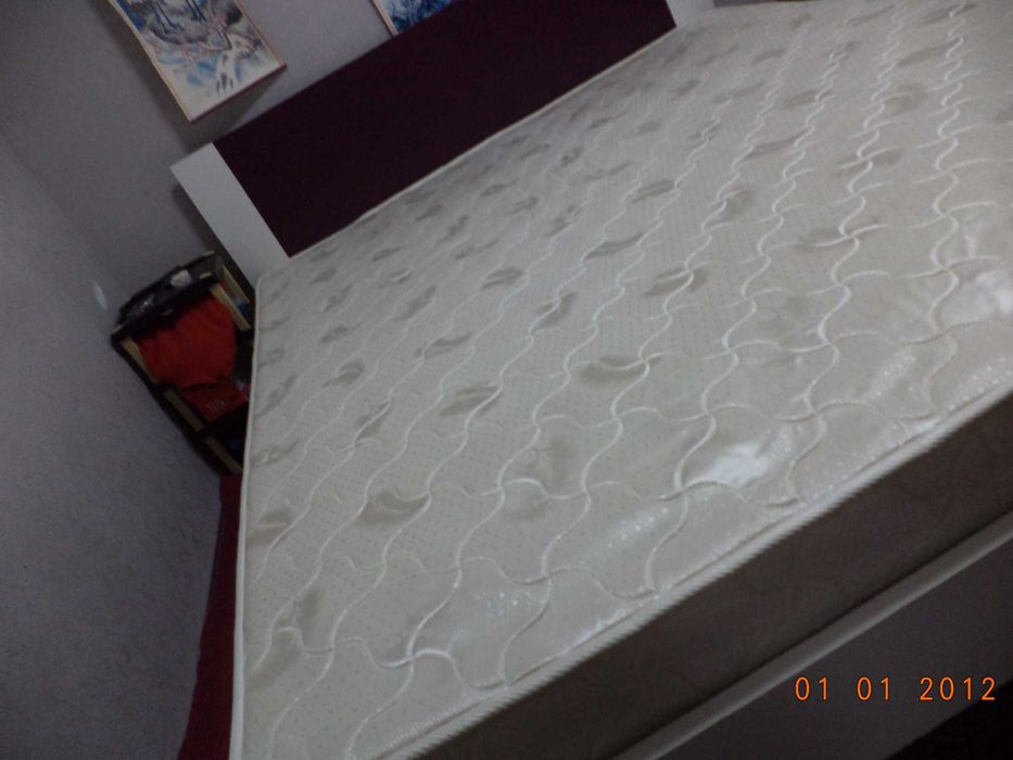 Продам двуспальную кровать