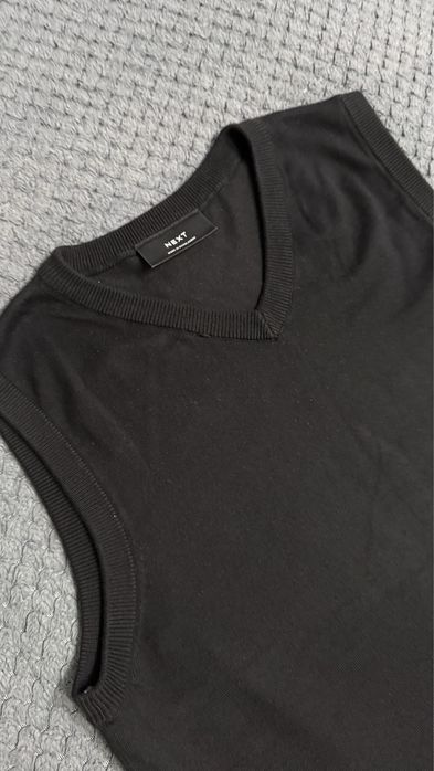 Продам жилетку для школы