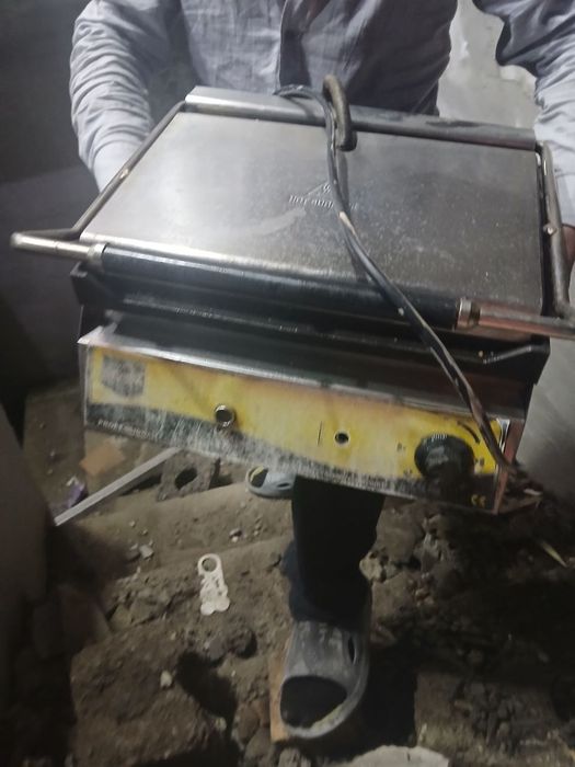 Tostr sotiladi ishlap turgan