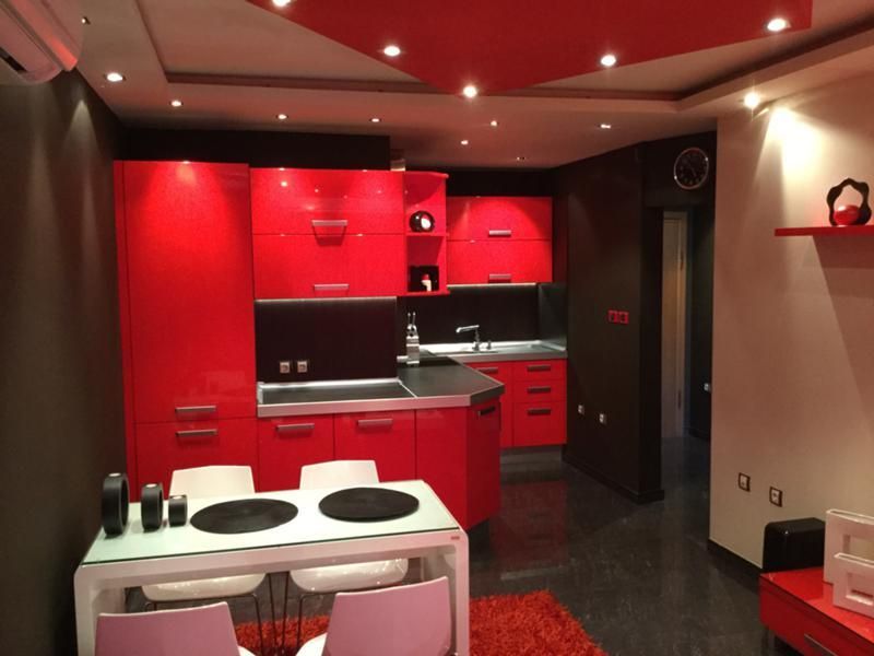 Дава се под наем Двустаен апартамент в София, Хладилника - 55 кв.м за 700 € - Снимка #2