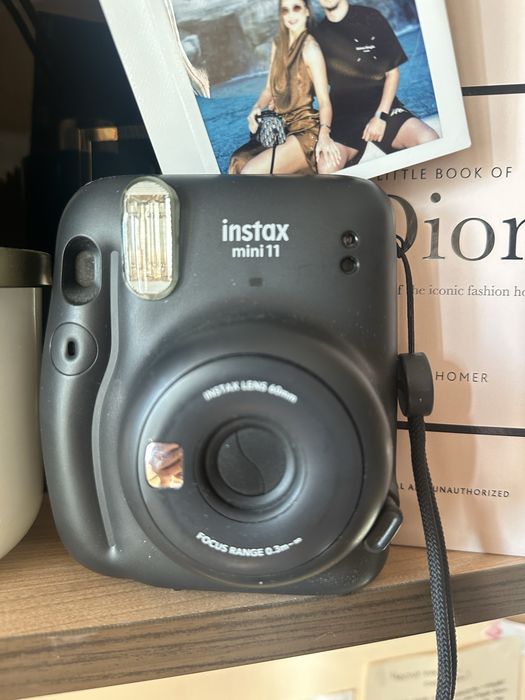 Instax mini 11 черен