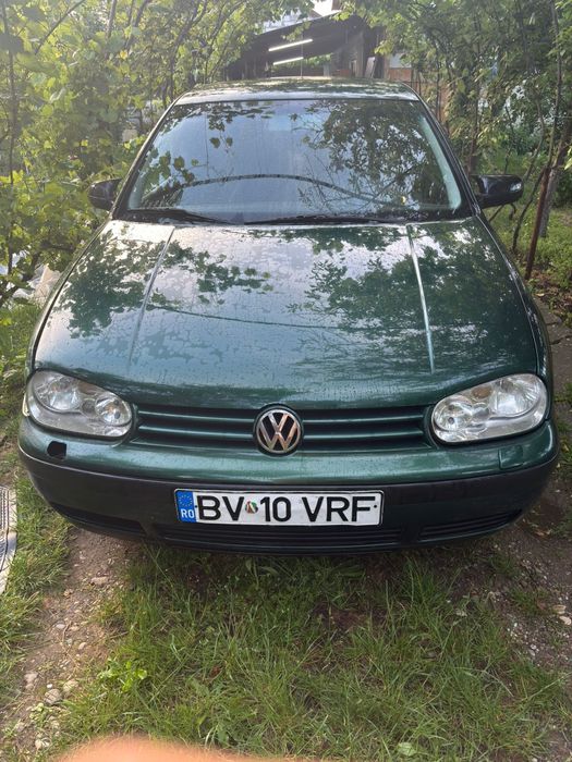 Vând golf impecabil