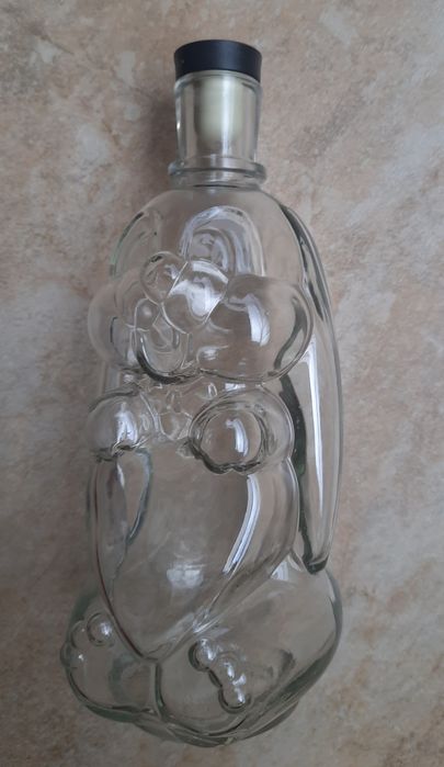 Стъклена бутилка с формата на заек - 0.750 л.