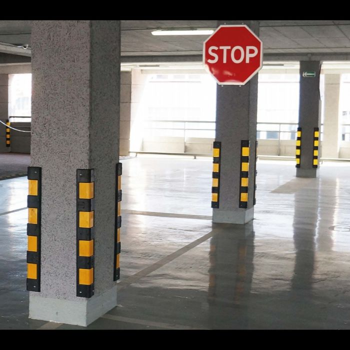 Резиновая защита столбов для стоянок.