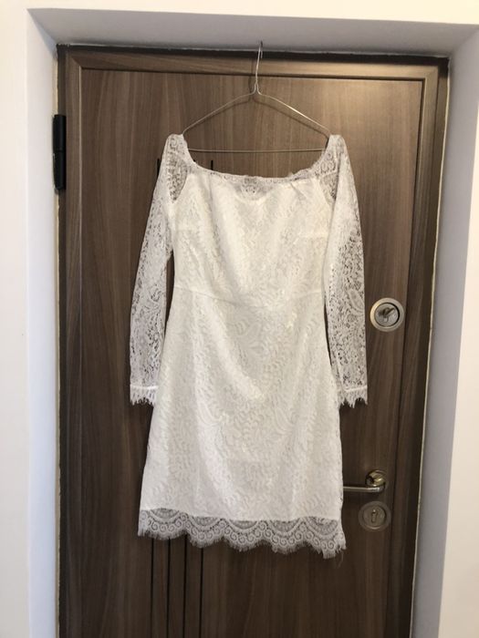 Rochie pentru ocazie din dantela . Produs nou .
