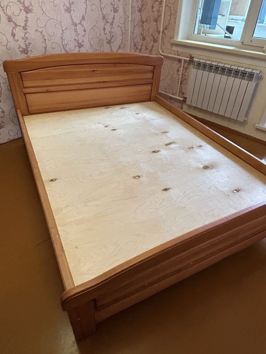 Продам двухспальную кровать