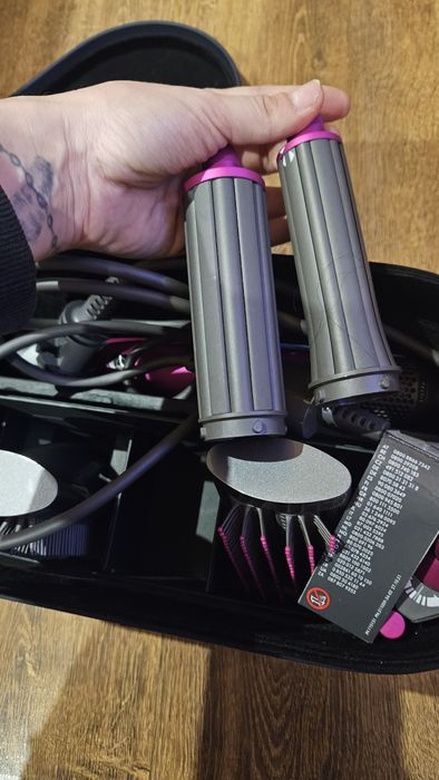 Продавам Dyson сешоар-маша