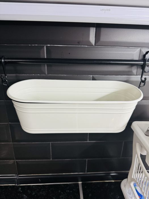 Продам рейлинг для кухонных приборов ikea