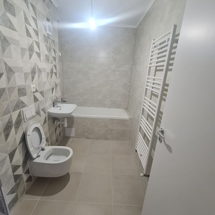 >Apartament 3 camere + două balcoane