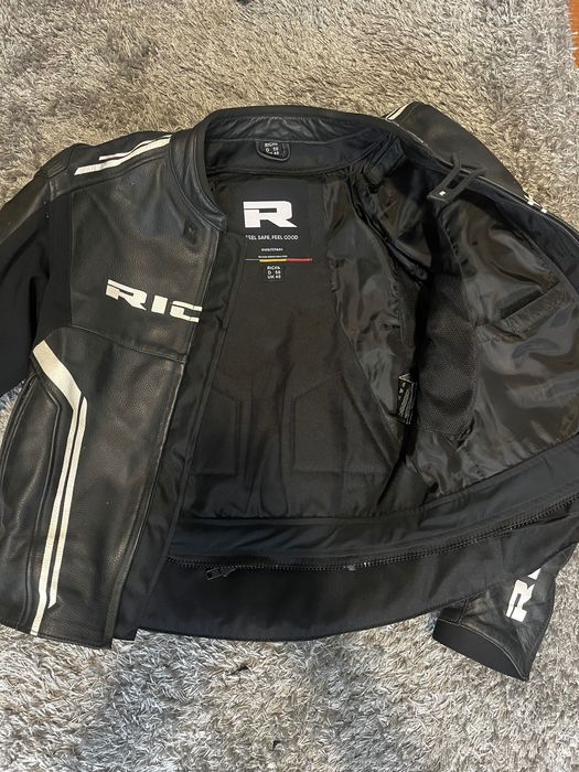 Мото екипировка. Цялостна екипировка на две отделни части.