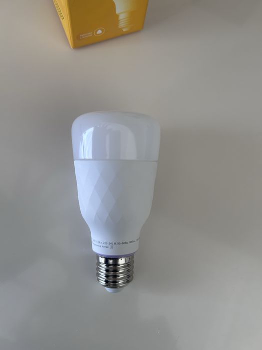 умная лампочка яндекс