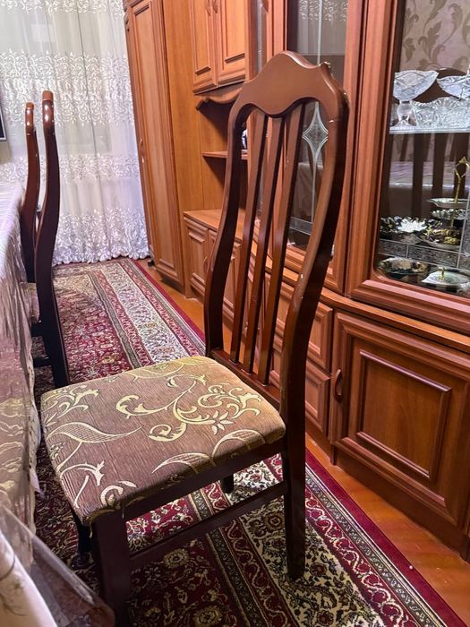 Продаются стулья, без стола 5 штук, в очень хорошем состоянии